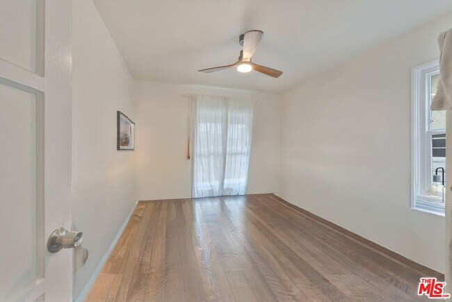 Building Photo - 4905 Coolidge Ave