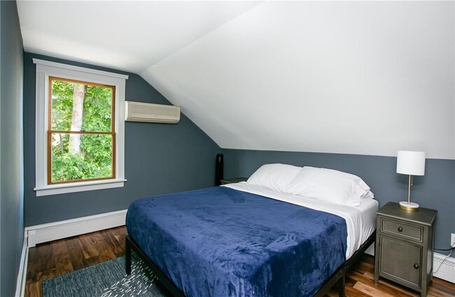 Building Photo - 5 Cherry St