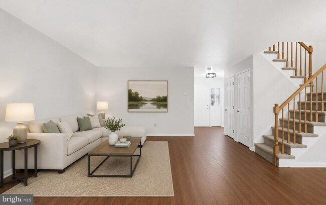 Building Photo - 362 Hamilton Dr