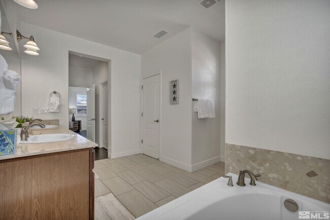 Building Photo - 10345 Rollins Dr