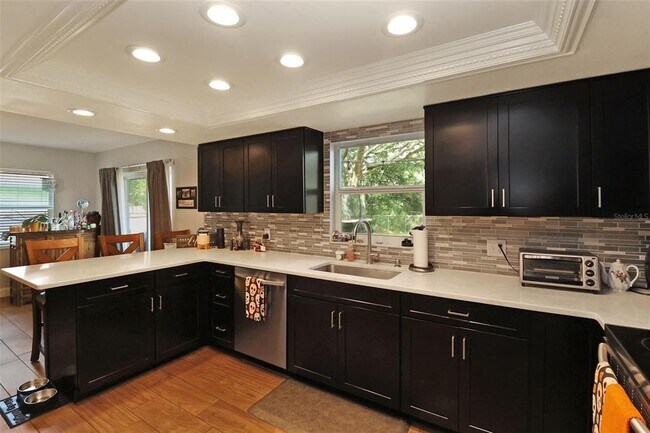 Building Photo - 18423 Swan Lake Dr