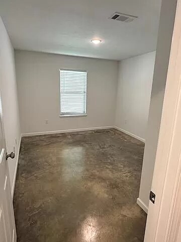 Building Photo - 244 Skylane Dr