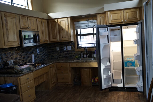 Building Photo - 7009 S I-35 Frontage Rd