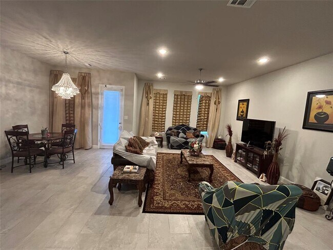 Building Photo - 326 Summer Landing Ct