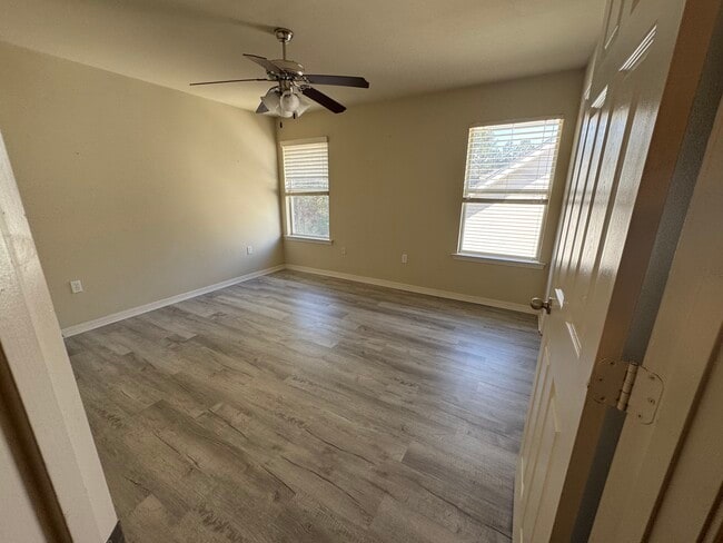 Building Photo - 3061 Dundee Loop S