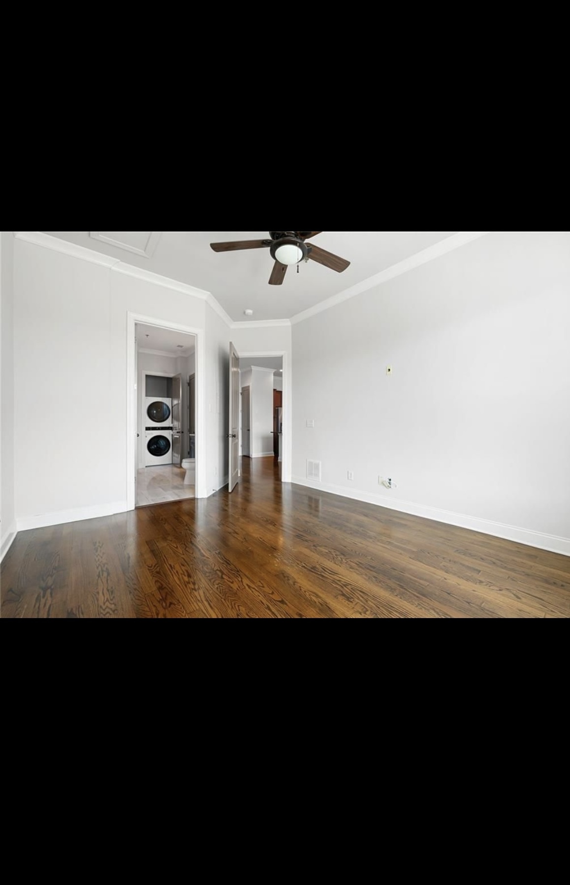 Building Photo - 360 Chambers St