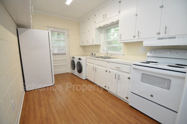 Building Photo - 1426 Old Trinity Cir