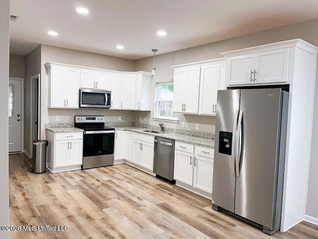 Building Photo - 117 Ridge Ln