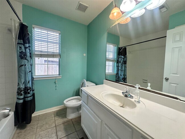 Building Photo - 19327 Gallatin Ln