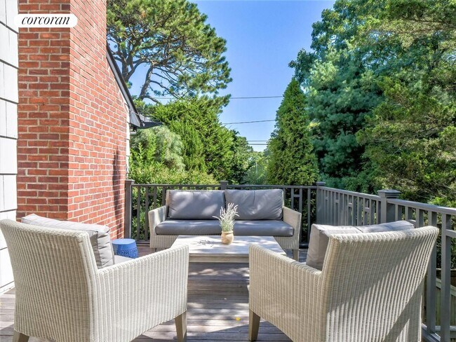 Building Photo - 94 Ridge Rd W