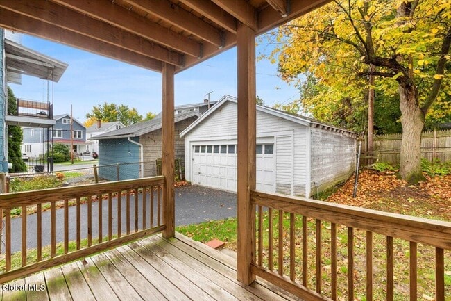 Building Photo - 4 Edison Ave