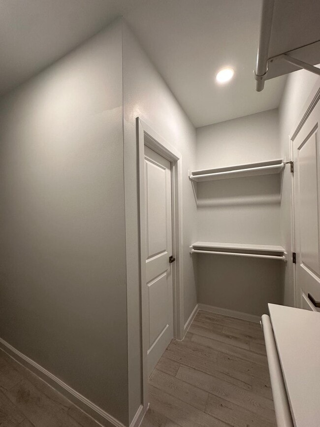 Building Photo - 1001 Julia St