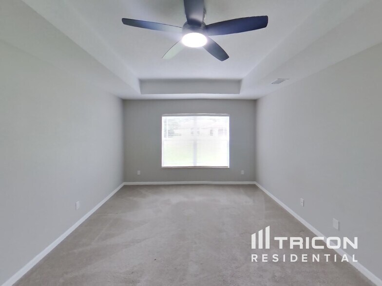 Building Photo - 9241 Sanborn St