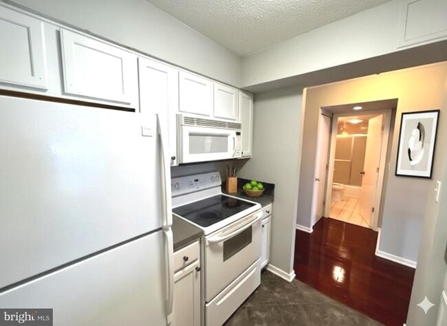 Building Photo - 2111 Wisconsin Ave NW