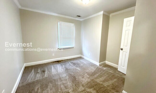 Building Photo - 116 Park Ave SE