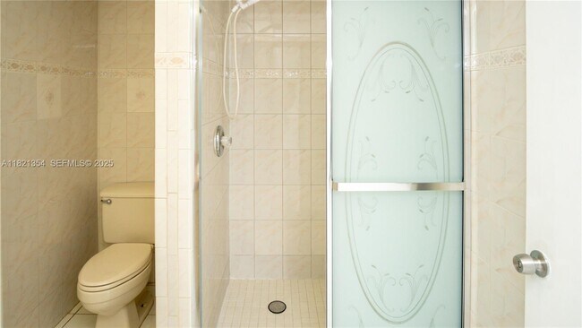 Building Photo - 10090 NW 80th Ct