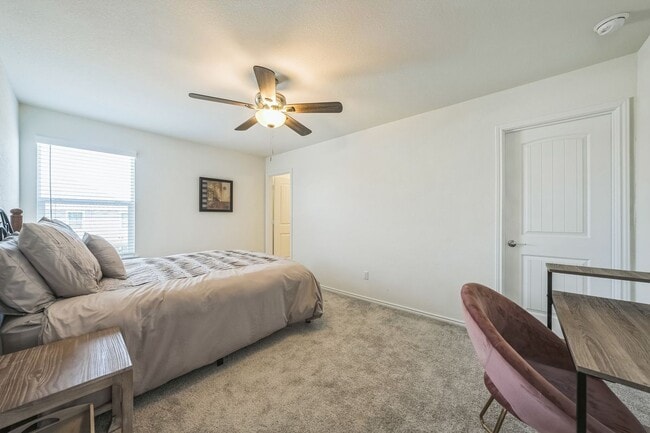 Building Photo - 1127 Aronia Ln