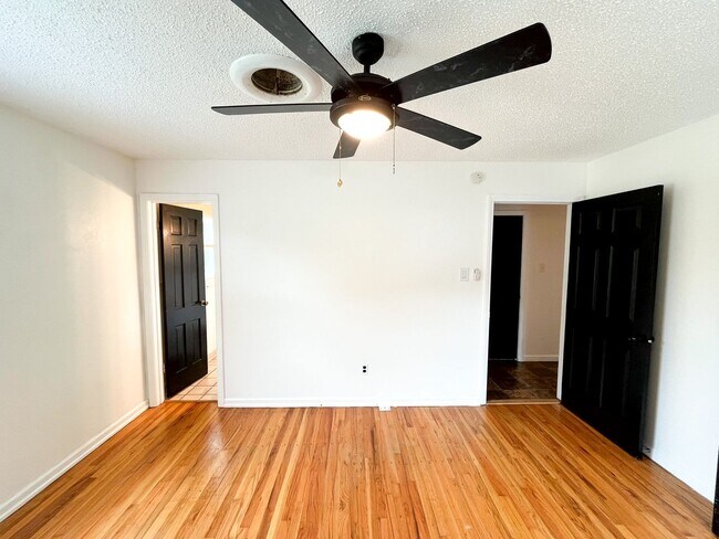 Building Photo - Available Now!!!! Gorgeous 3 bedroom, 2 bath, 2 car garage home. Beautiful wood look flooring. Sp...