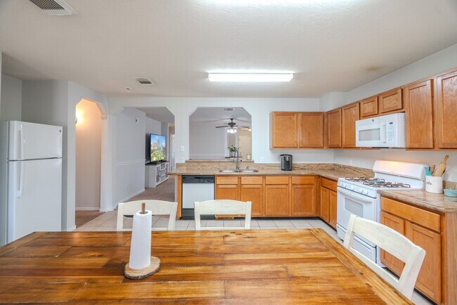 Building Photo - 914 Parsonfield Ct