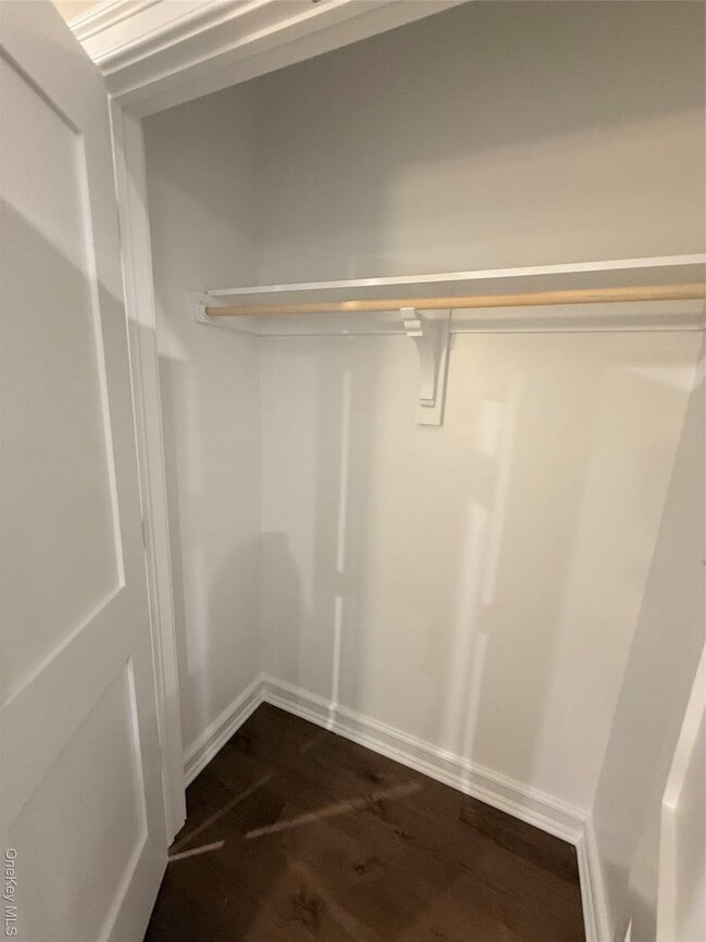 Building Photo - 122 Greenwich Ave