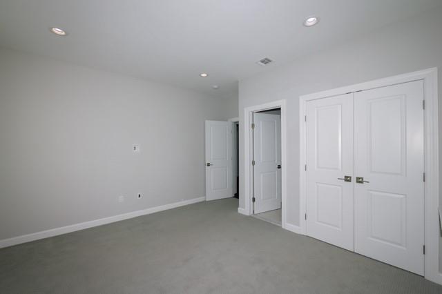 Building Photo - 204 Sutton Ct
