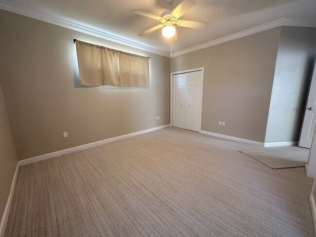 Building Photo - Beautiful 3 Bedroom Home in Destin. Beachside of Hwy 98!