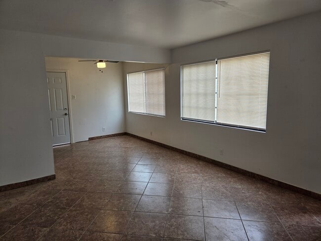 Building Photo - 1716 Sunrise Rd