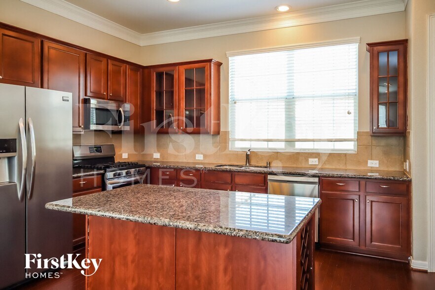 Building Photo - 10738 Clearview Villa Pl