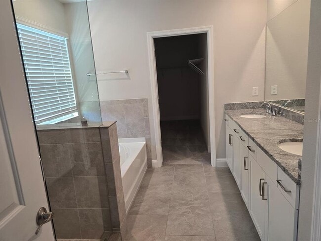 Building Photo - 10916 Honor Rd