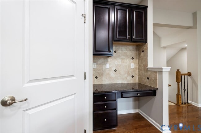 Building Photo - 1903 Old Brick Rd