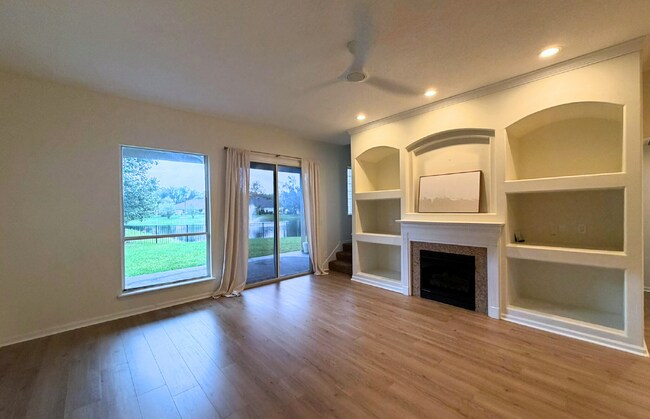 Building Photo - Spacious 4 Bedroom Home in Waterford Estat...