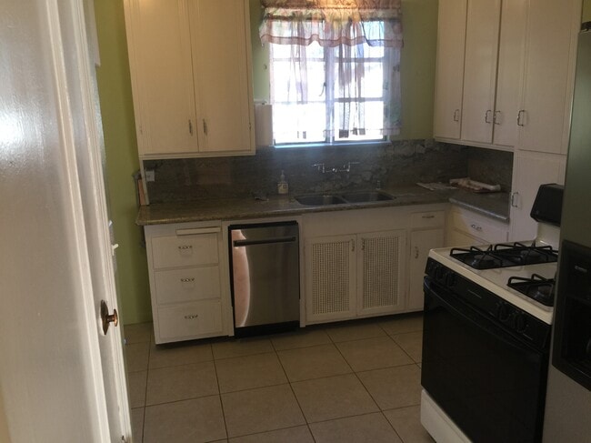 Building Photo - 4438 Steele St