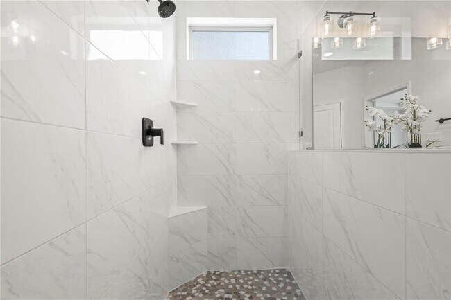 Building Photo - 1128 Villa Rialto View