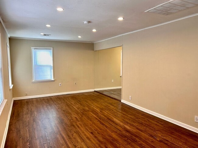 Building Photo - Remodeled Home In Patrick Henry/Edison School District!