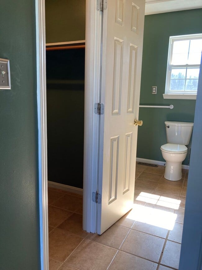 Building Photo - **Backyard offers County Setting in City L...