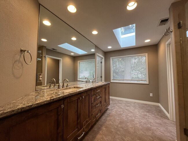 Building Photo - Stunning 4BR Home with Formal Living & Dining, Office & Gourmet Kitchen