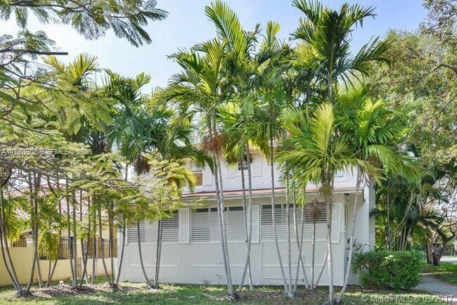 Building Photo - 2000 S Miami Ave