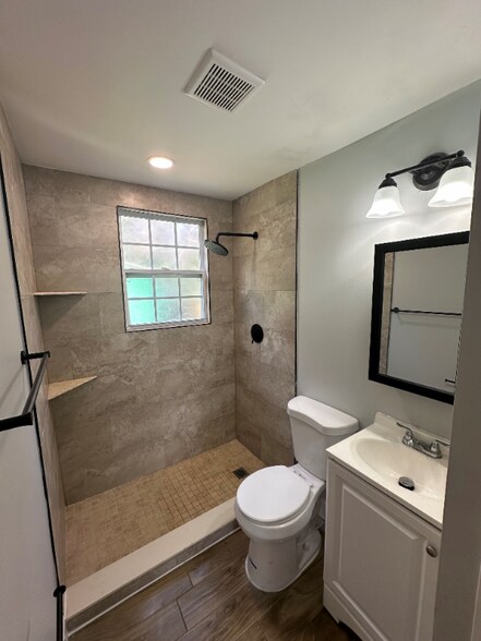 Building Photo - 1717 Mc Quade St