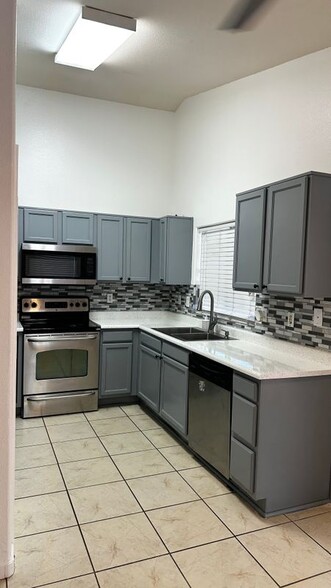 Building Photo - 13434 N 130th Ln