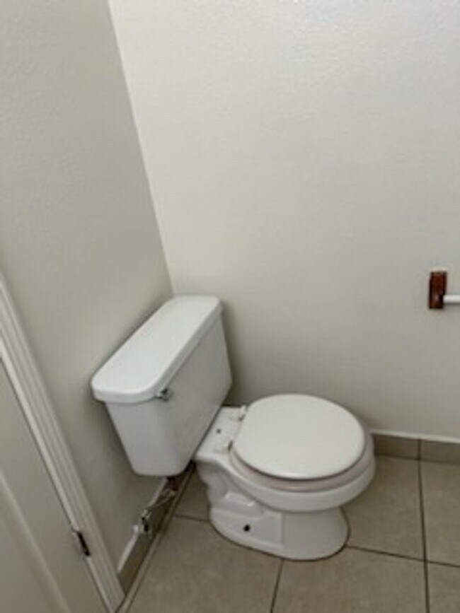 Building Photo - *Nice 3 BEDROOM House For $2100*