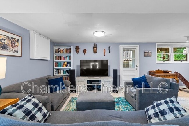 Building Photo - 3904 Lantern Dr