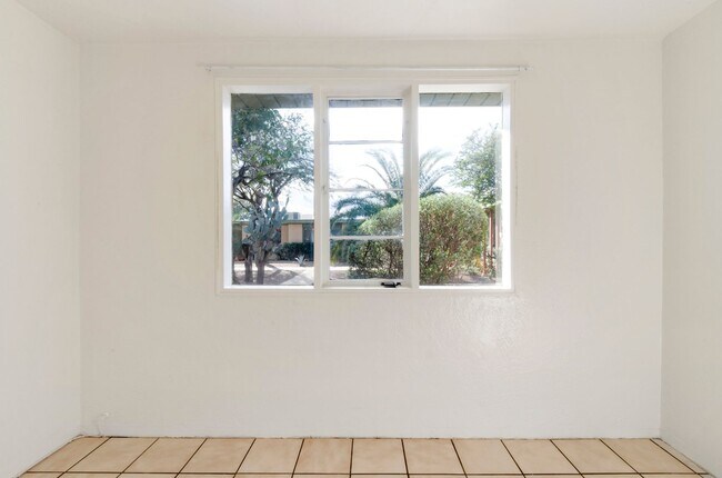 Building Photo - Charming 1-bedroom, 1-bath home in Tucsons most iconic neighborhood!