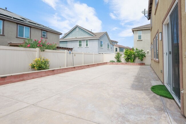 Building Photo - 16220 Retreat Ct