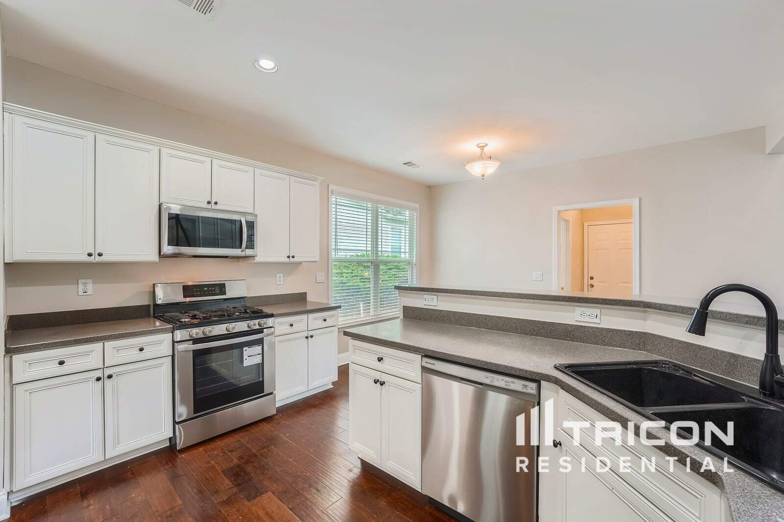 Building Photo - 3819 Stagecoach Ln