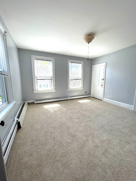 Building Photo - 121 Grove St