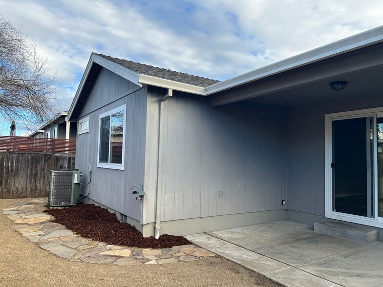 Fully Fenced Backyard - 2507 Agate Meadows