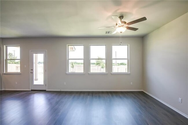 Building Photo - 349 Horsemint Way