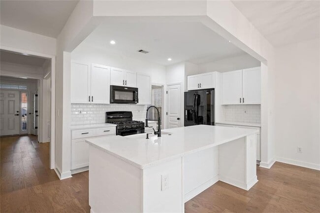 Building Photo - 4090 Prince Charles Dr