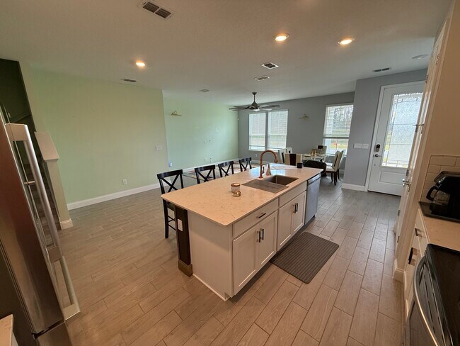 Building Photo - 16 Samantha Ct