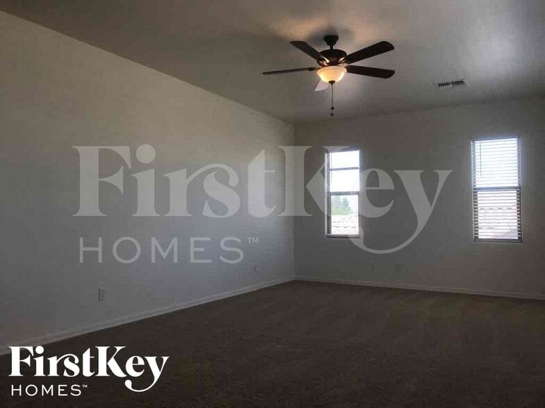 Building Photo - 14495 N 135th Ln